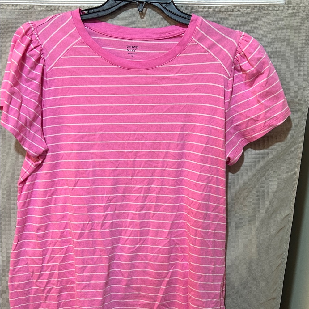 🔥Crown & ivy Pink and White Striped Tee